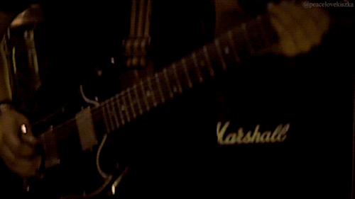 lantern-inthenight: Jake in this video owns my ass