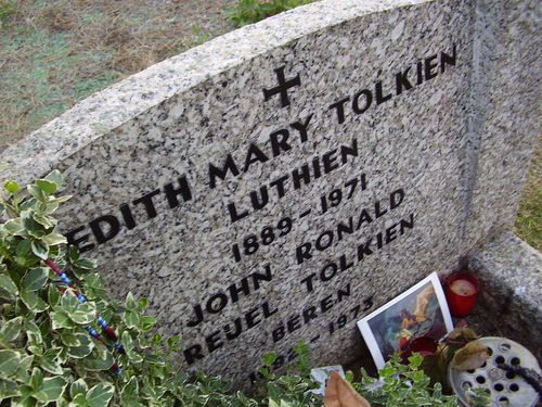 jrrtolkiennerd:  hopelesslyrayne:  jrrtolkiennerd:  John Ronald Reuel Tolkien met