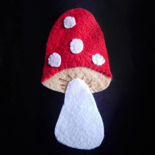 Next shot up (per request) from the Woodland Baby Mobile is this little cute mushroom! ✂ I free-hand