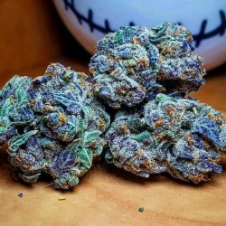 togetherwithweed:  Big buds only