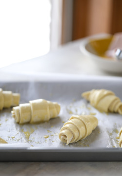 sweetoothgirl:  puff pastry almond croissants