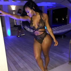 bombshellbootys:  Lira Galore