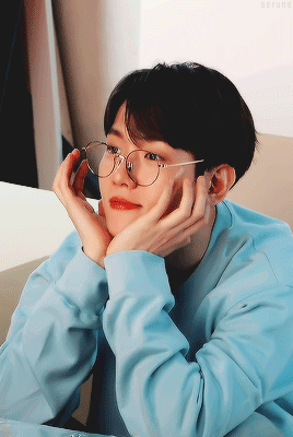sefuns:Soft Hyunee in glasses ✧ 200510