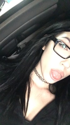 blackhairporcelainskin: If this isnt sexy