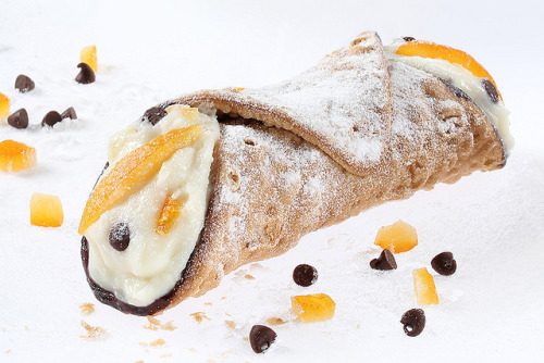 Cannolo by loumanna on Flickr.