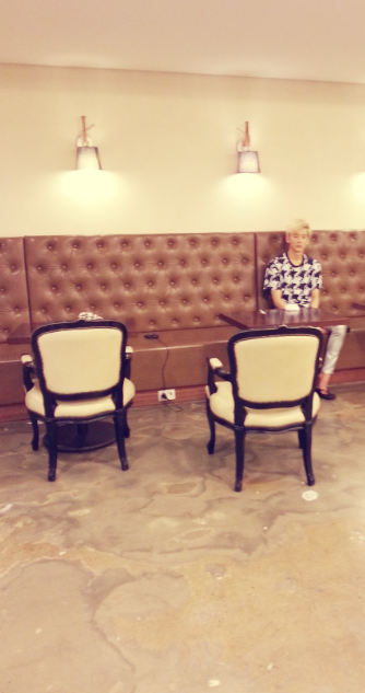 fuckyeahljoe:  @ljoeljoe1123: 나왜찍니 병헌아?  Why did you take a picture