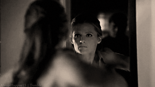alwayshappier15:Beckett and Castle in her new apartment. And uuunnnffff for that make out scene.