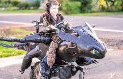 almostdragongirl:  Had anybody seen this yet!?!? http://www.goodnewsnetwork.org/dads-awesome-nonprofit-builds-wheelchair-based-halloween-costumes-for-kids/ 