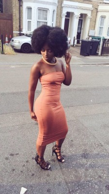 fckyeahprettyafricans:  Ghanaian http://leensnoir.tumblr.com/