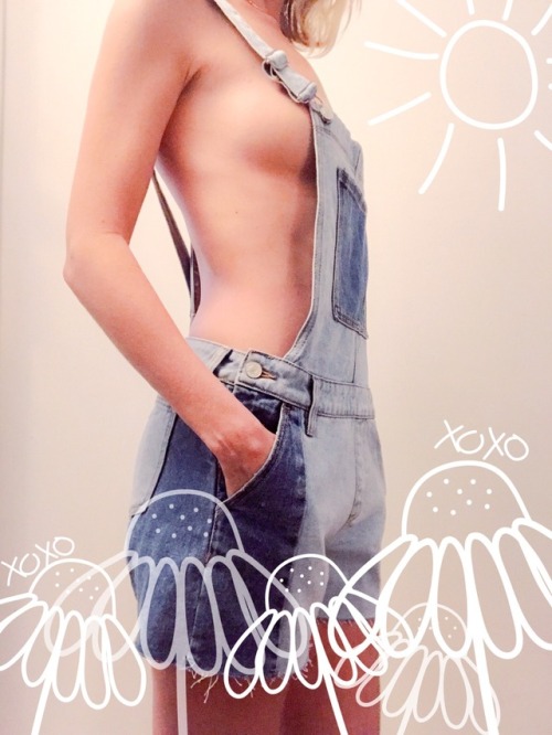 onelittlekingdom: willowgirl713:  Rain rain go away!! 🌞🌻💛  So cute 🙄 