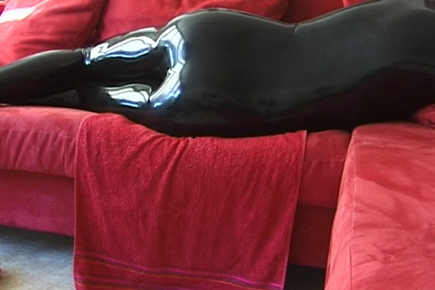 cover4u:  Thin zipless rubber catsuit