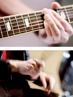 korninatoharuichi:  Reptilia + hands 