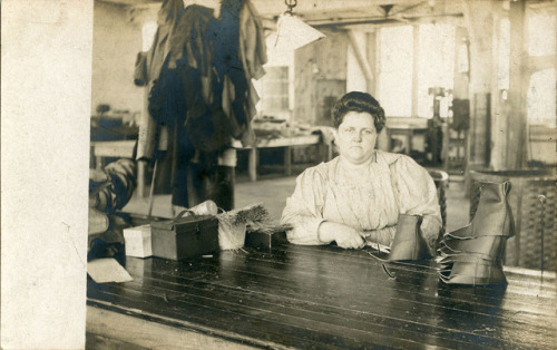 Woman in a shoe factory. (Source/Purchase if you like: Fine Daguerreotypes & Photography)