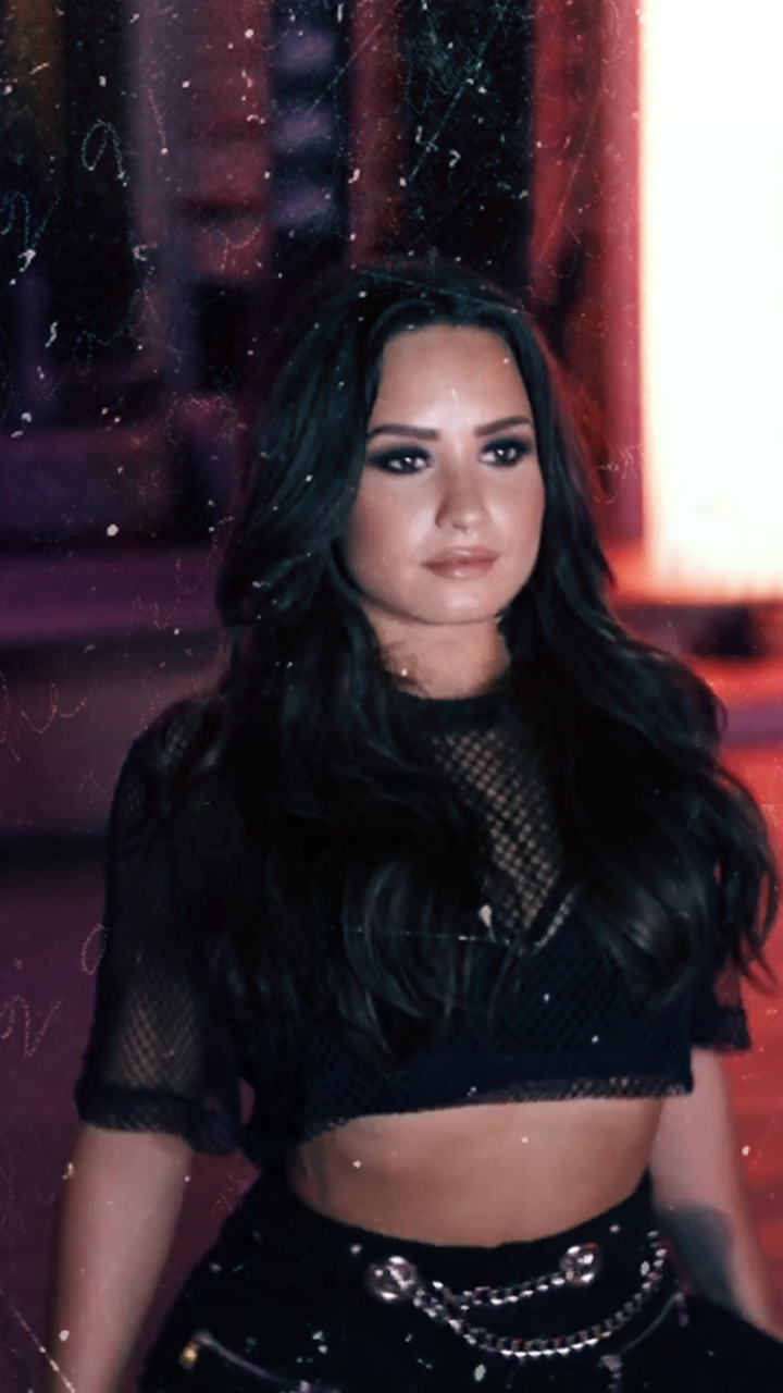 lovatoartedits:  requestlike or reblog if you save/usecredits to @lovatoart on twitter