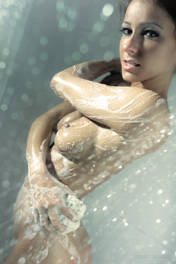 womenwewouldnevertalkto:   We ♥ Wet Women