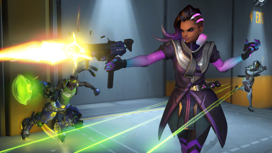 theunconventionalking:  Okay I ain’t pissed but I just gotta say something The quality of the Junker short seemed a bit naff compared to the other ones I mean, here’s an in-game and cinematic comparison for tracer :  Widowmaker: Hanzo: And Sombra: