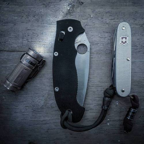 #edcgear #everydaycarry #victorinoxalox #olightworld #spydercoknives #spydercomanixxl