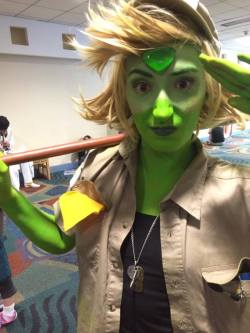 so-i-did-this-thing:  for-the-love-of-clod:  Peridot cosplaying as Percy from Camp Pining Hearts from Log Date 7 15 2 at Supercon 2016  Probably my fav cosplay this weekend!