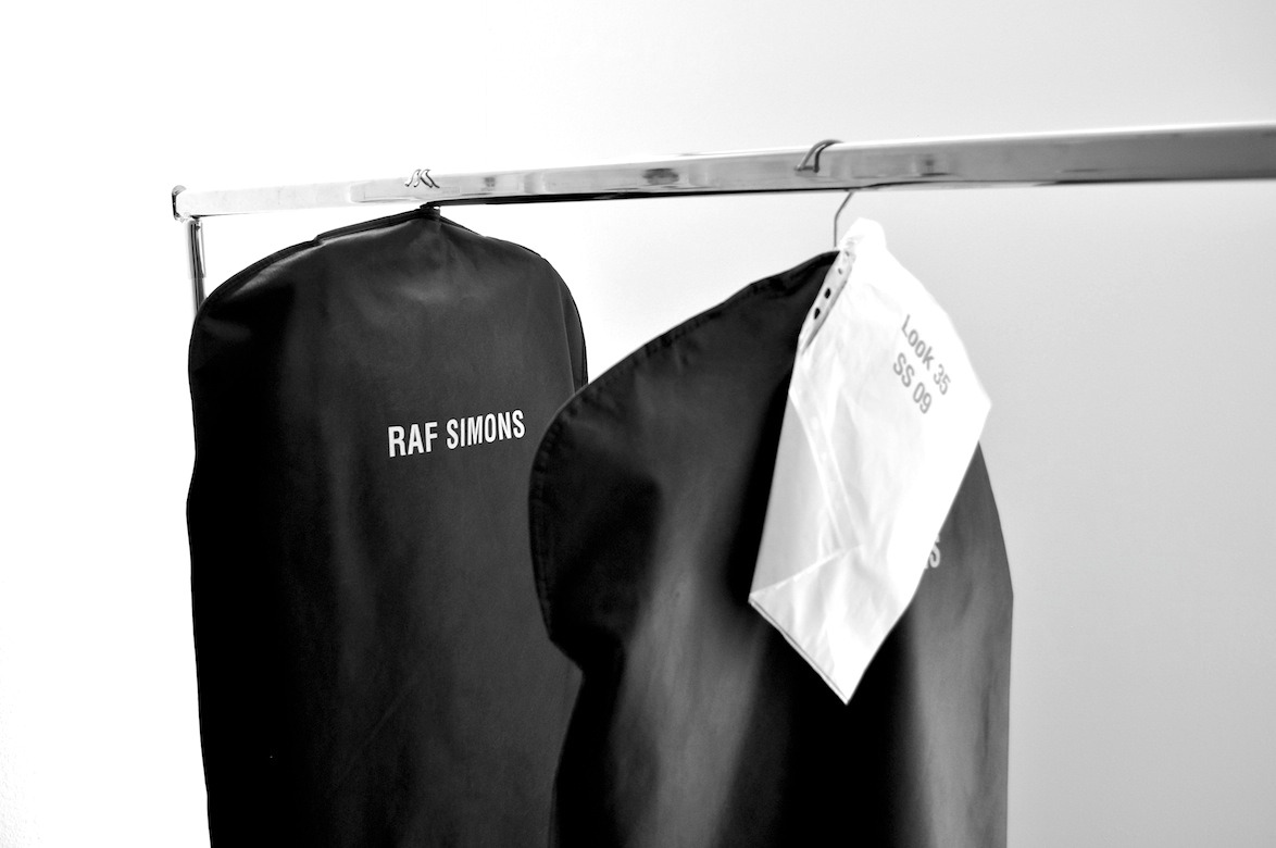 ep-r:  Raf Simons - Collection 02(5) - 25 Years Modemuseum Hasselt 