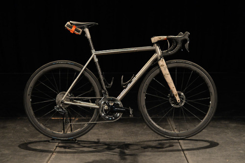 strange-measure: Curve Cycling x Bastion Desert Digital Camo Disc Ti and Carbon Road