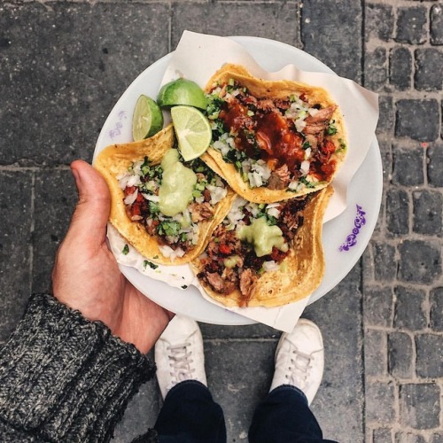 Después de unos mezcales de miércoles: un antojo majadero de Los Cocuyos. #mexicanfoodporn #DF #cdmx