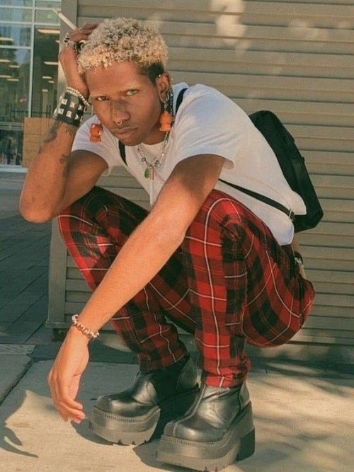 Different Goth Looks For Men