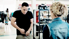 alexavegafan: Oscar: “What’s wrong with this?”Karla: “Everything.” (x)