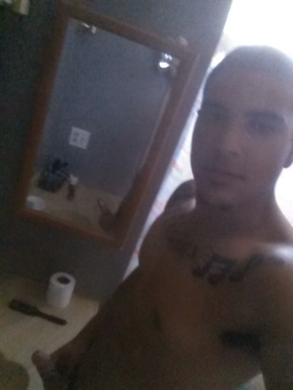 sextinguys:  collegeguykingdom:  Instagram trick…musical notes  He is such a stud!