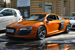 automotivated:  R8..flexion (by Paul SKG)