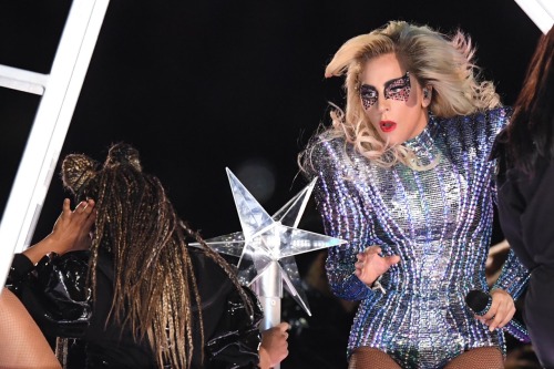 Is it just me or did Gaga steal Mimi Imfurst’s outfit? #whoworeitbetter