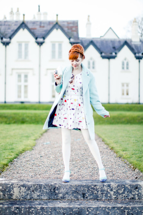 (via Outfit: Winter Brights &amp; Whites)
