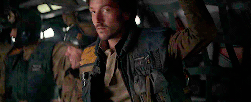 jonnboyega:Diego Luna as Captain Cassian Andor in the new Rogue One trailer