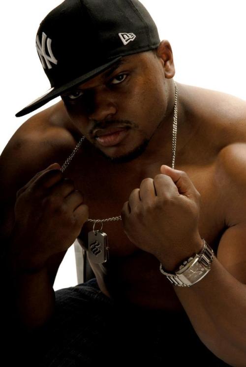 malemediamind:  fcsdtrmntn:  Got damn he thick….yeah boy  Male Media Mind is a collective of nerdy black bears Follow us at malemediamind.tumblr.com and click the icons to find our other sites 