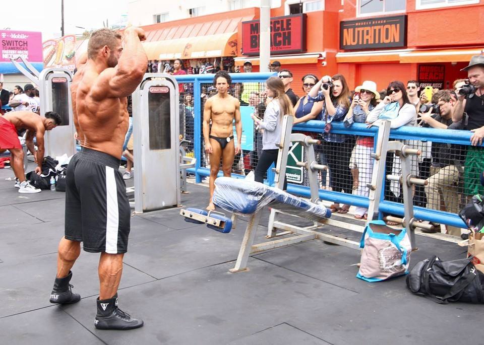 zoltanyuri:    Firas Saied  In a public apparition at Venice Beach Outdoor Gym.