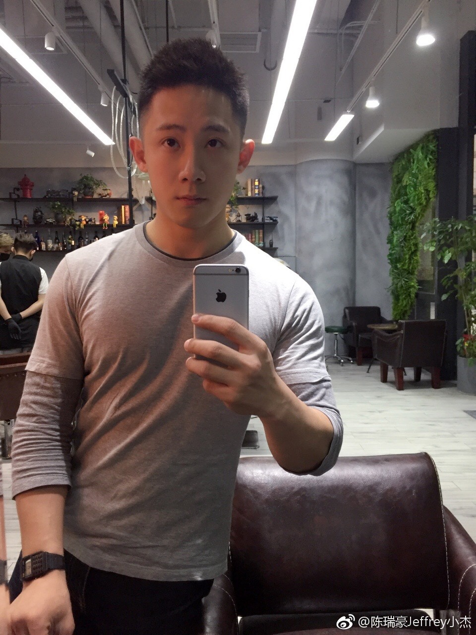 leadingmovies:    Name: 陈瑞豪 Jeffrey 小杰  Link: http://bit.ly/2DAckPd  P/S: