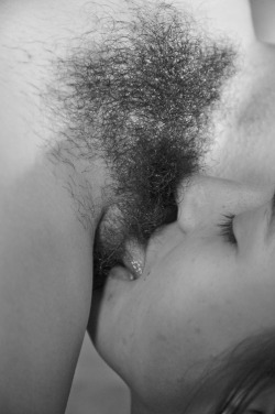 hairymuffsxxx:  More Hairy Muffs HERE 