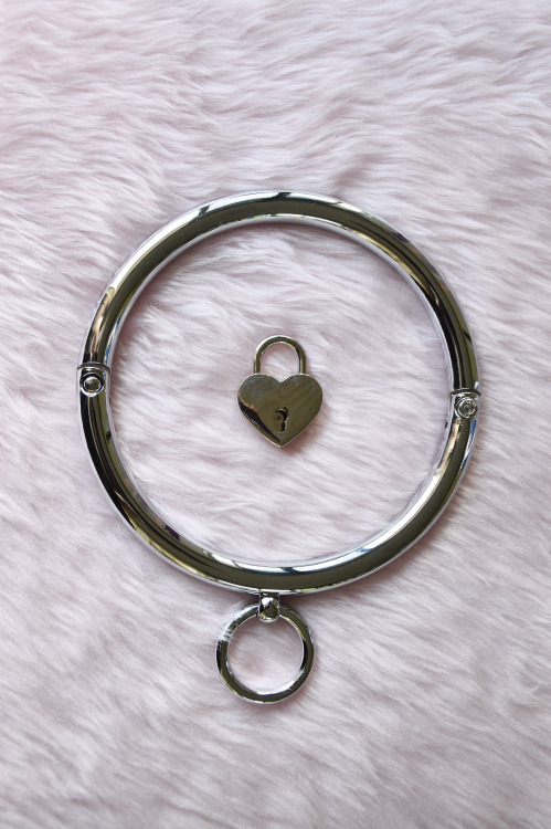 cheeeky-peachy:littlepinkkittenshop:Steel collar and lock ♡♡ littlepinkkitten @vert-climber