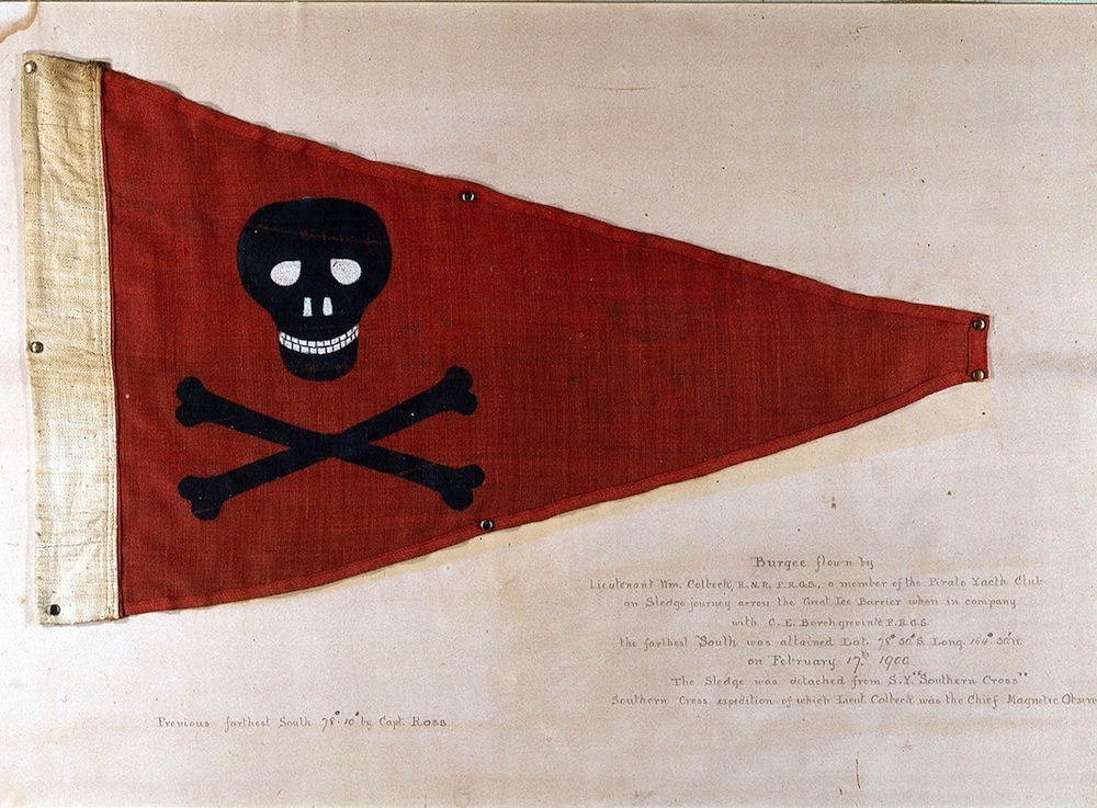 collectorsweekly:Uncovering thousands of historic flags used to identify navy vessels