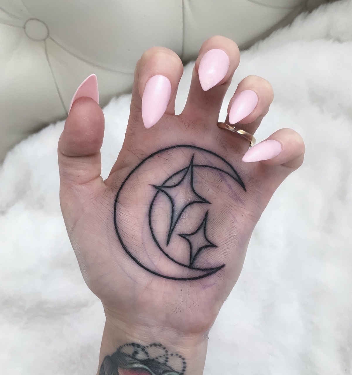  hand tattoo on Tumblr