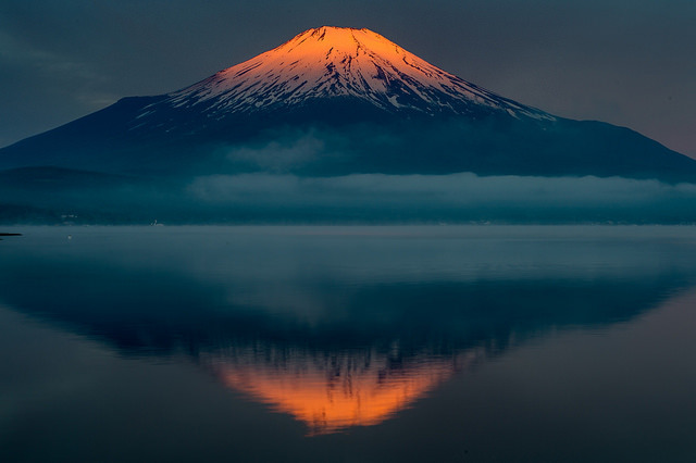 tulipnight:  Fuji  of May thru the Day by shinichiro* on Flickr.
