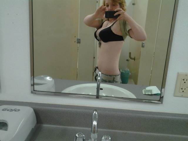 mymarinemindpart4:  Always a good time for bathroom selfies!