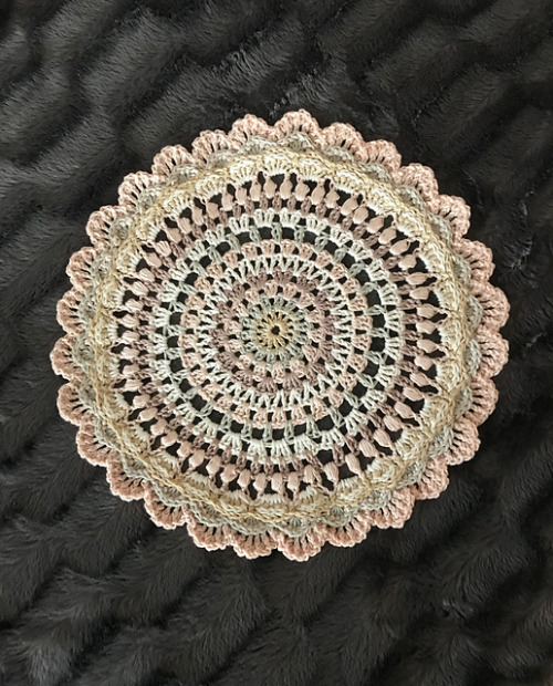ericacrochets: Relax Mandala by Lifestyle By Ella Free Crochet Pattern Here