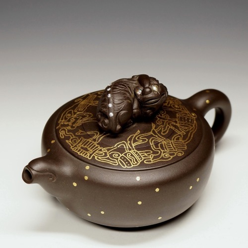 Yixing clay is a type of clay from the region near the city of Yixing in Jiangsu province, China. Its use dates back to the Song Dynasty (960 - 1279). From the 17th century on, the Yixing wares were commonly exported to Europe. The finished stoneware,