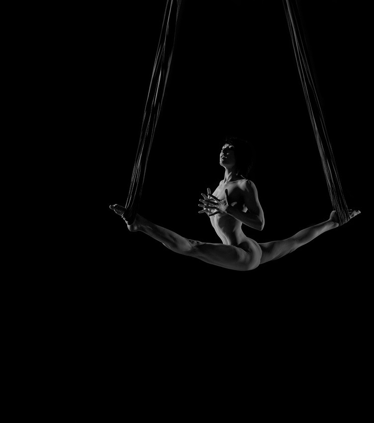 SPLITS IN THE AIR by LADYMARTIST on photodom.com