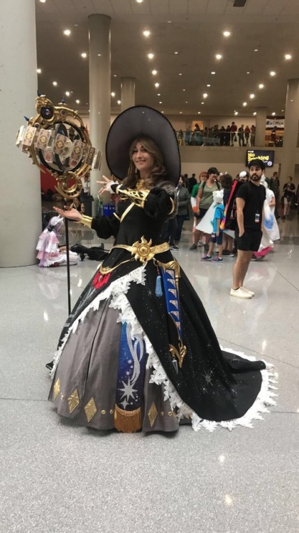 teakayblog:The highlight of my NYCC experience: this perfect, beautiful, immaculate Astrologian cosp