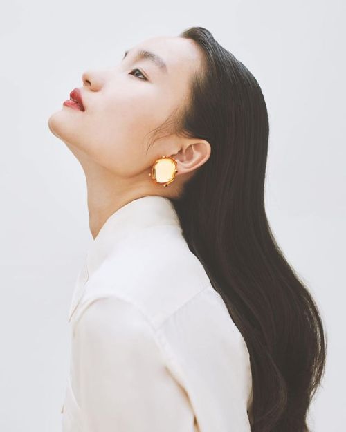 Qian Li By Morgan Roberts For Vogue Turkey November 2022