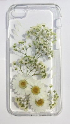 tiniestpeach:  New phone case🌿