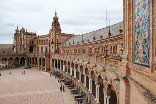 defiantely: Plaza de España by Victor Shum on Flickr.