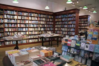 littledallilasbookshelf:Yes I’m feeling sad because I don’t live in LONDON.DAUNT BOOKS.:))