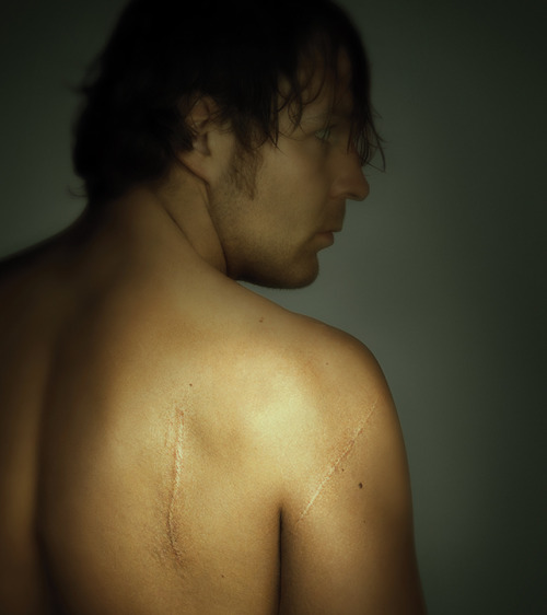 musicloveheartsoul:  Wrestlers displaying their scars: Jey Uso, Jimmy Uso, Cody Rhodes, Dean Ambrose, Seth Rollins, Kofi Kingston and Roman Reigns 